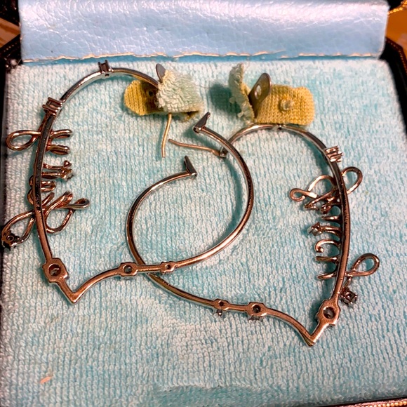 Y2K Juicy Couture Silver Heart hoop earrings - Picture 3 of 9